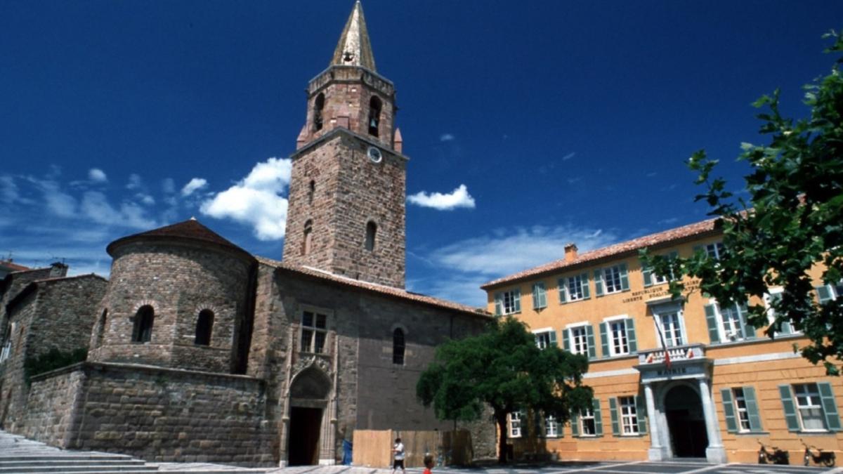 This Ancient Cathedral In France Is Hiding Secrets You Didn't Know!