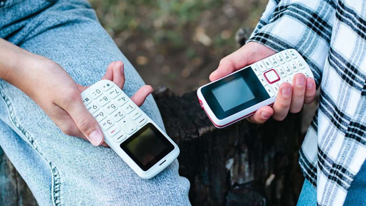 Why Is Everyone Quitting Smartphones?