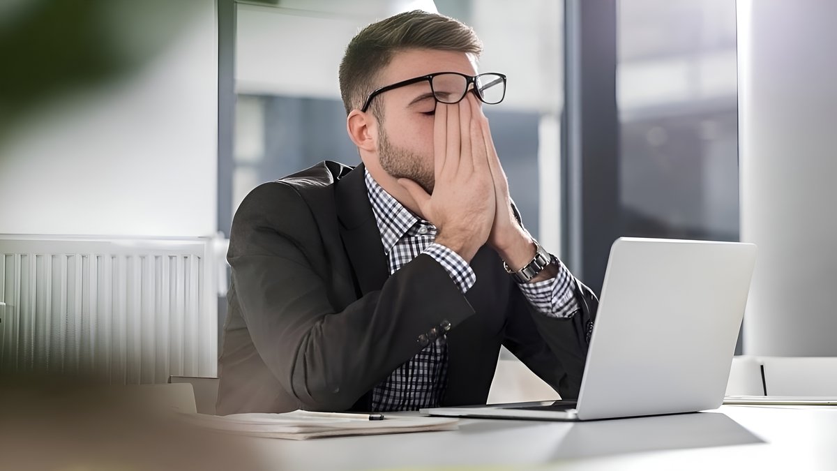 4 Psychological Reasons Why Tech Saves Time But Makes Us Busier