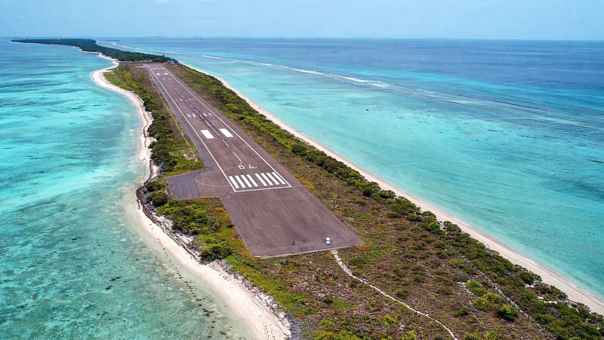 10 of the Scariest Airport Landings in the World
