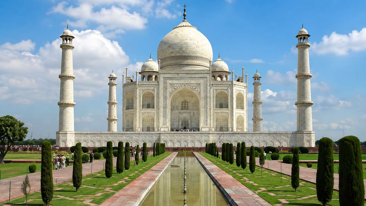 Beyond the Taj Mahal: 9 Romantic Buildings Around the World