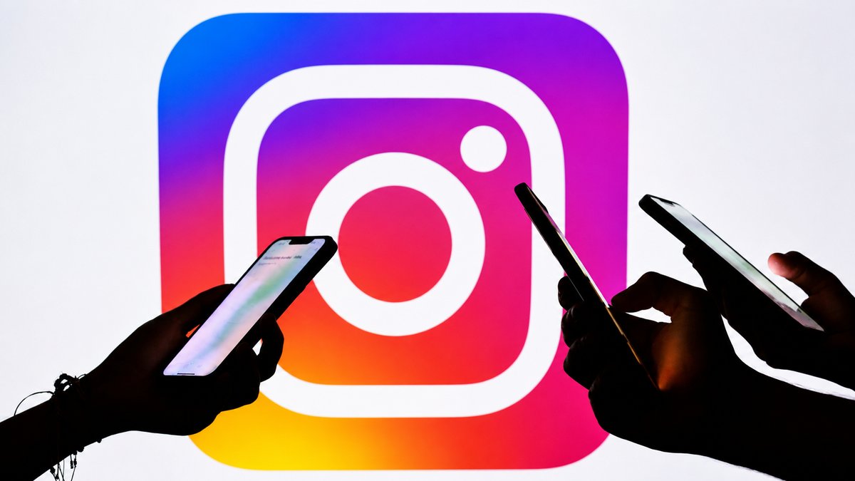 Instagram Instants: What It Is & How It Works