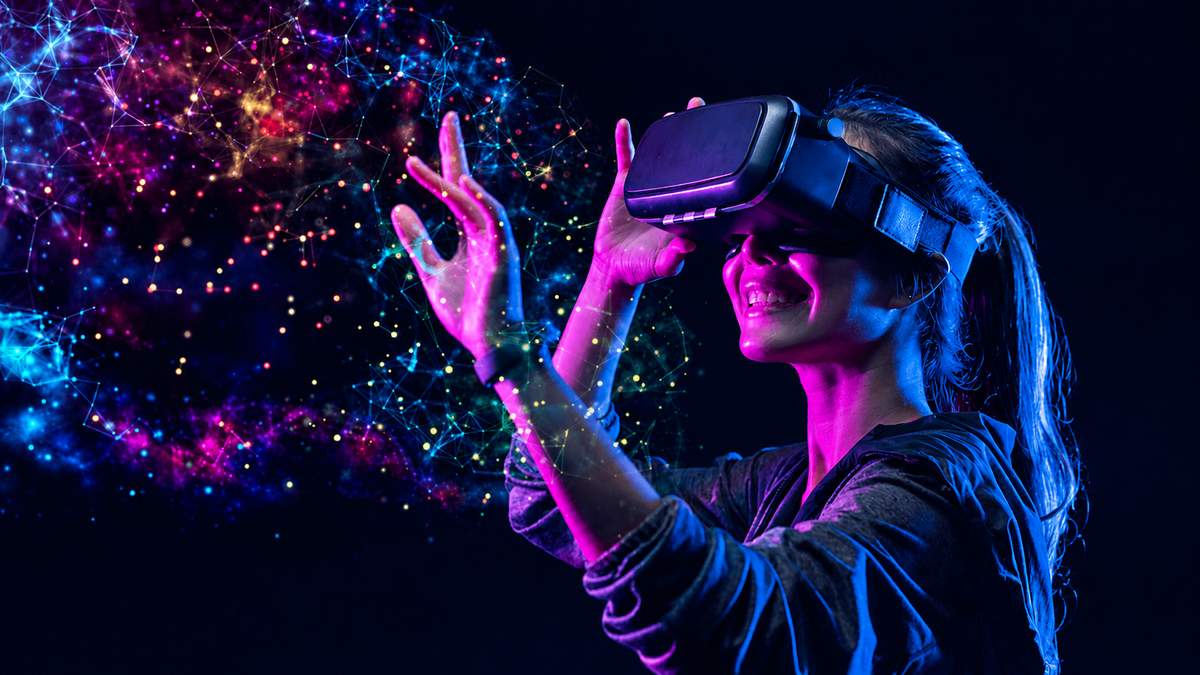 Virtual Reality vs. Augmented Reality: What's the Difference?
