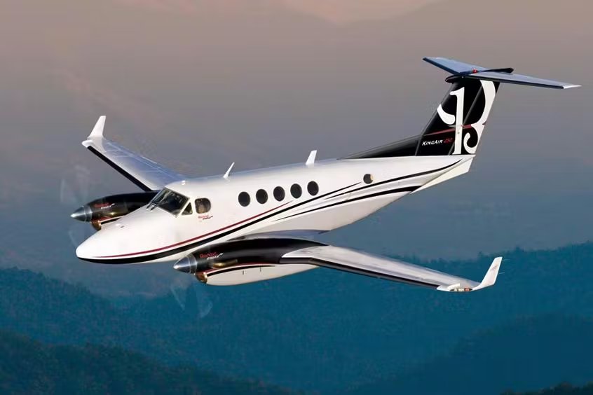 Plane Lands Itself After Cabin Pressure Failure in Historic First