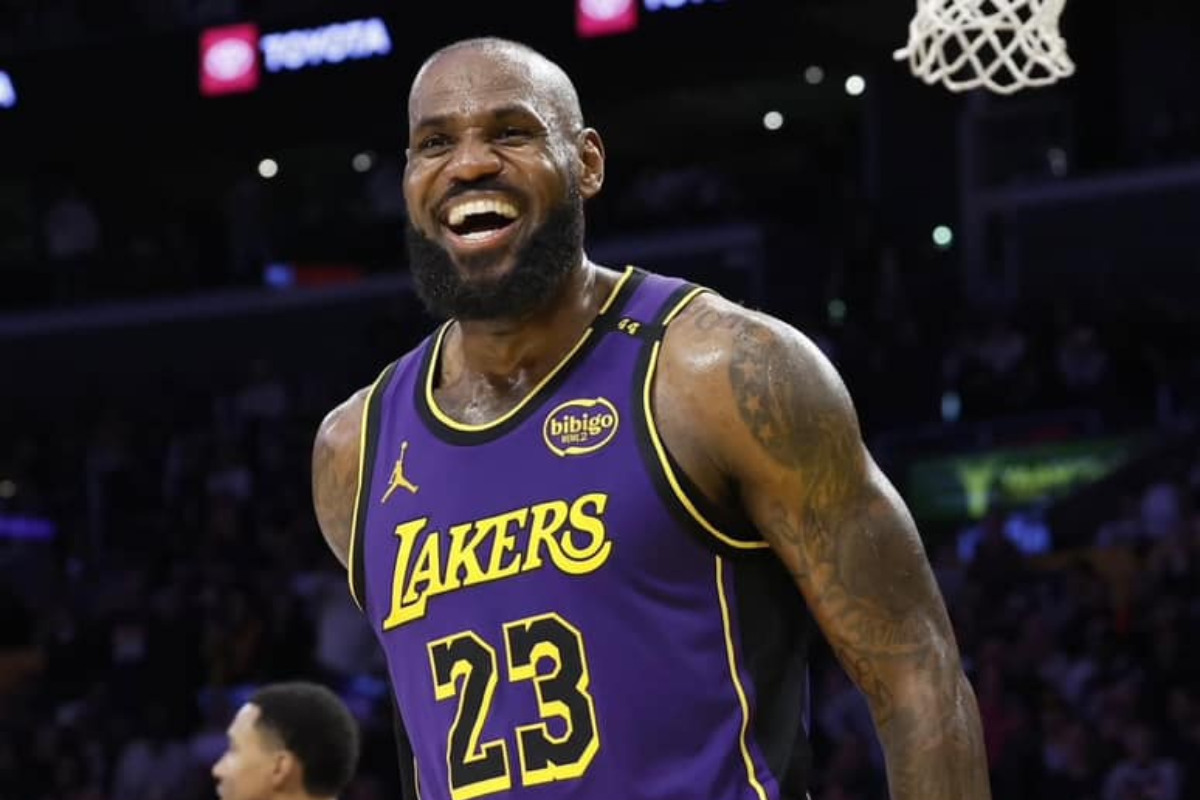 LeBron James playing for Lakers