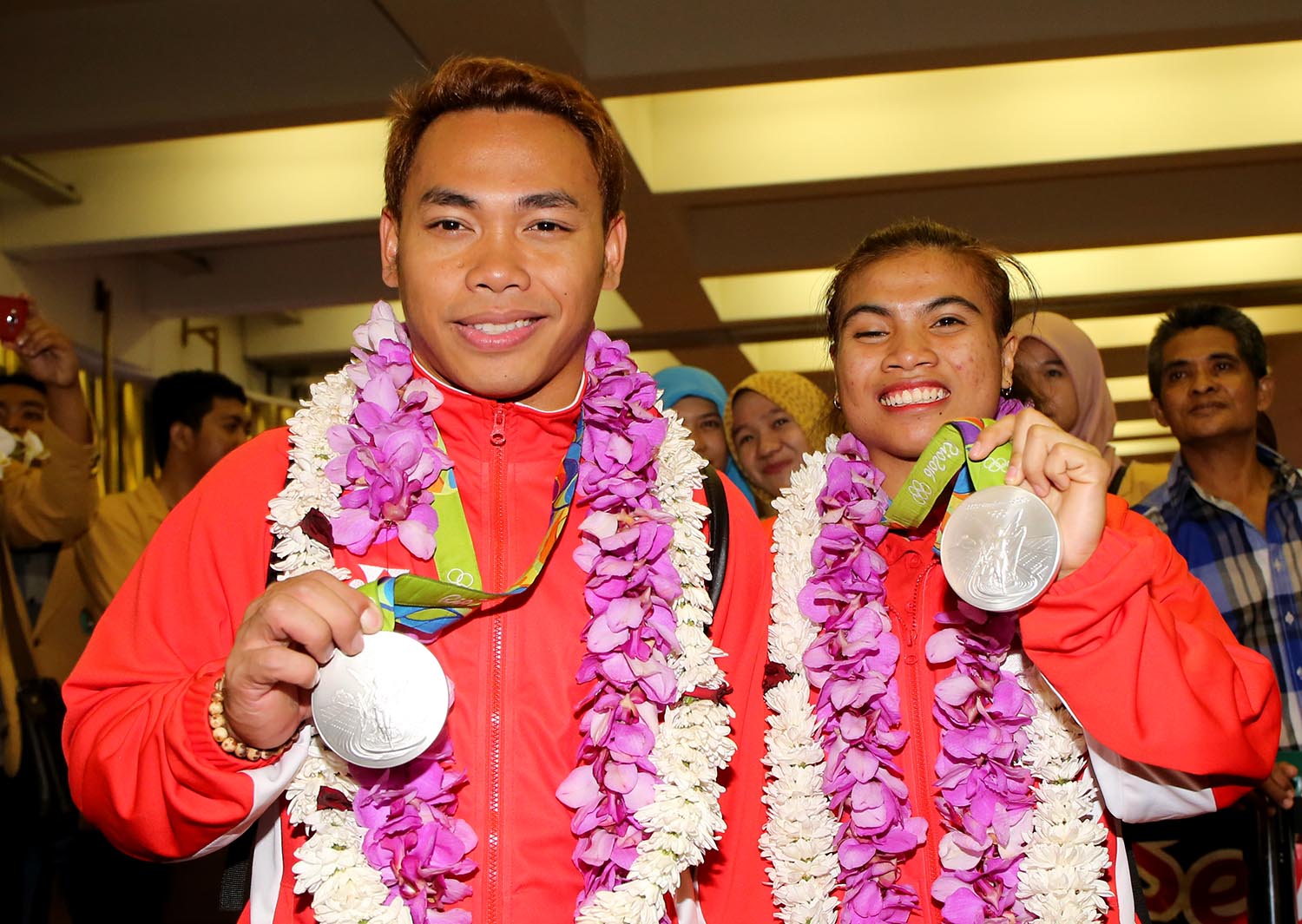 Eko Yuli Irawan and Sri Wahyuni Agustiani in Indonesia after the 2016 Olympics