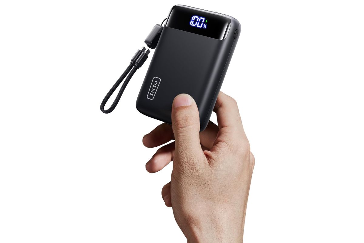 INIU charger compact