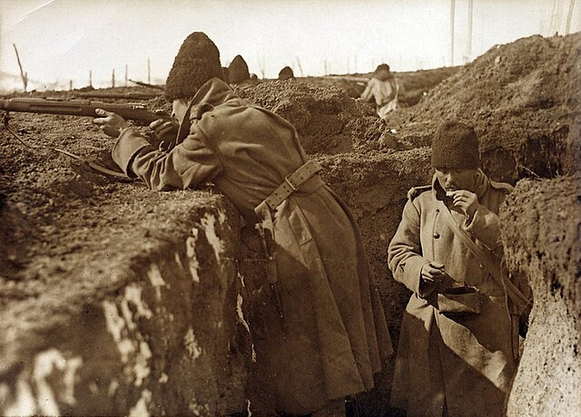 Romanian soldiers in trenches in World War One.jpg